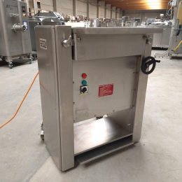 Skinning machine Cretel